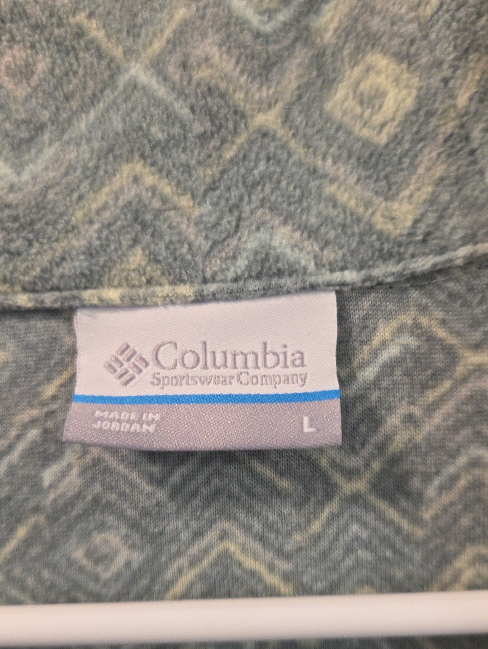 Columbia Women's Fleece Pullover features a geometric pattern and a 1/4 zip - Picture 2 of 5